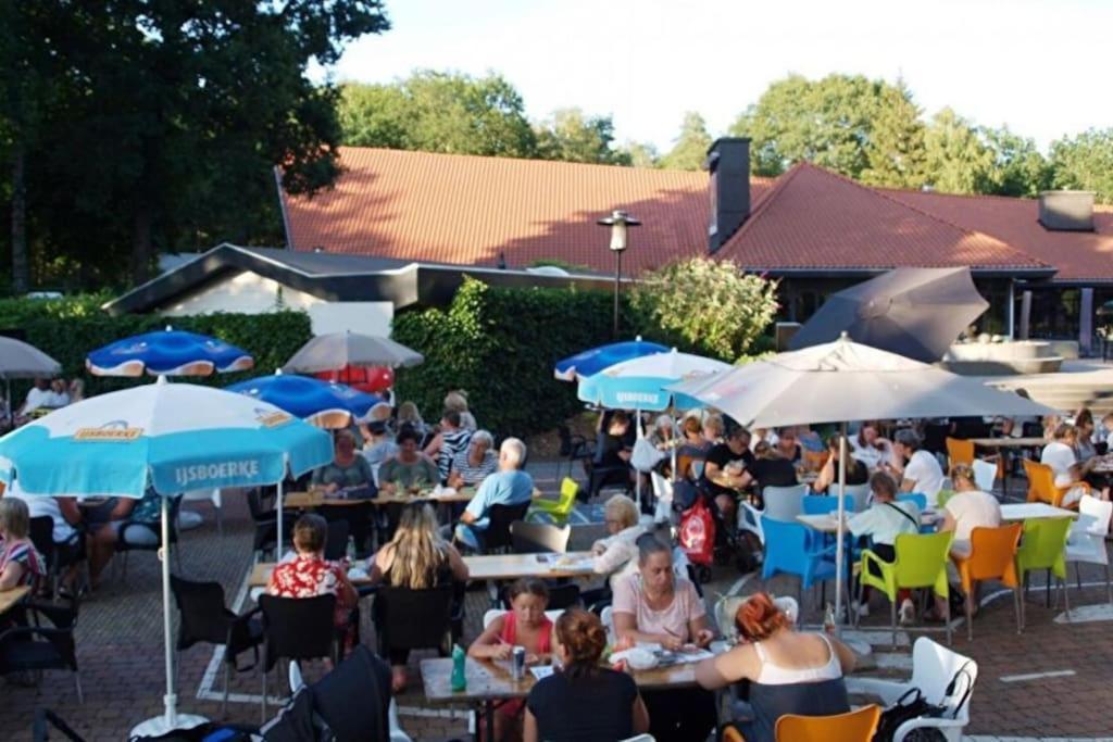 Te Huur: Leuke 4-Persoons Stacaravan Op Top Locatie! Hoenderloo Exterior foto